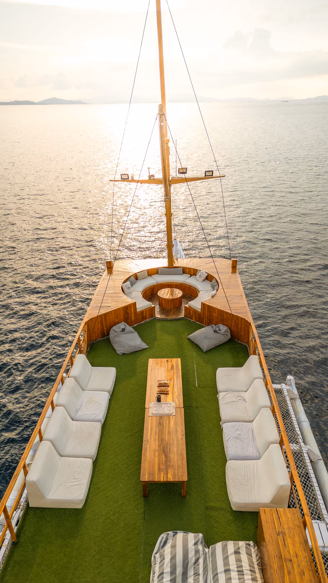 Slow Sailing & Wellness
